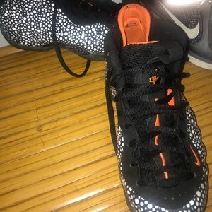 Nike foampit’s